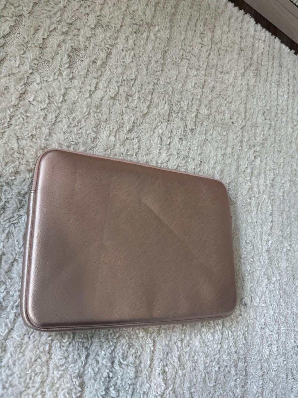 Kate Spade MacBook/Laptop Case in Rose Gold - Picture 4 of 4
